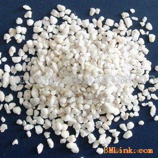 珍珠巖保溫材料吸水率標(biāo)準(zhǔn)及應(yīng)用解析