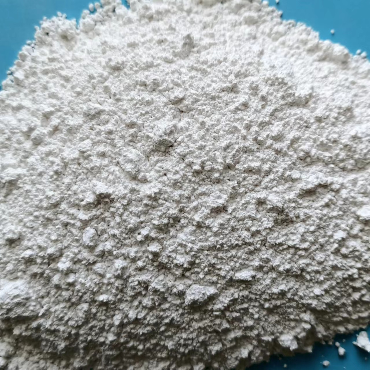 硅藻土在熱處理爐常用保溫材料中的應(yīng)用與優(yōu)勢